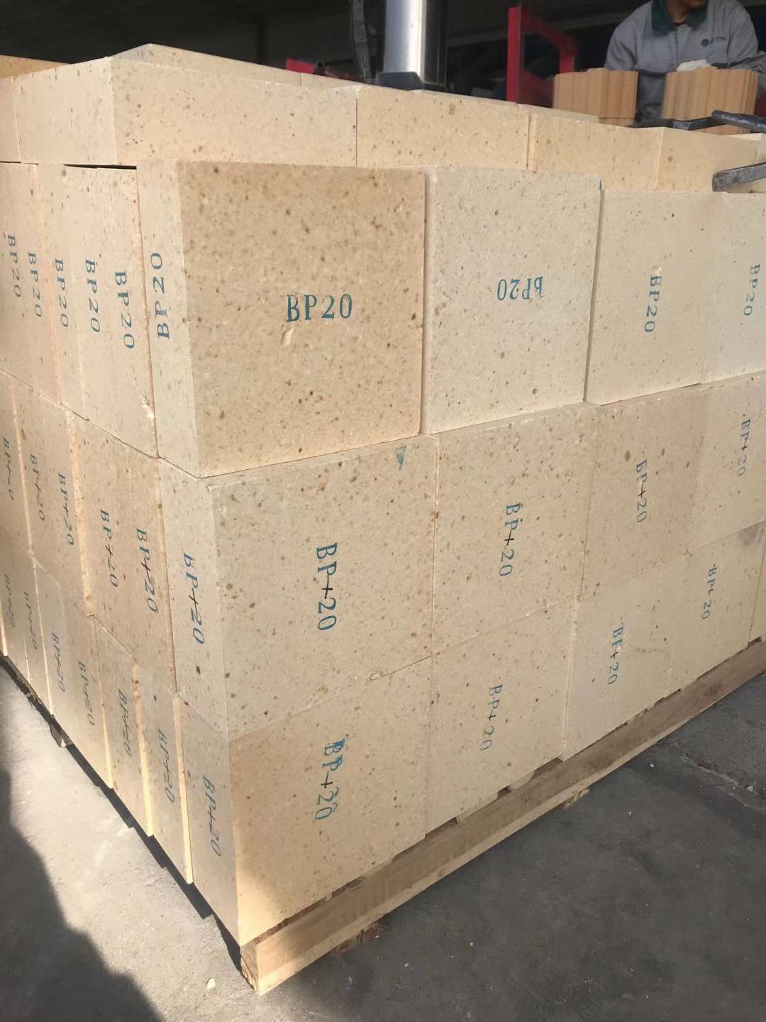 常用乐玩（中国）浇注料多少钱一吨，都用于哪些行业？